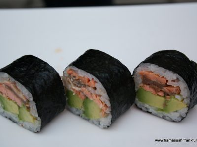 Gekochter Lachs-Salat Roll